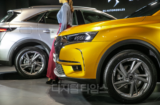 []  DS SUV DS 7 ũν 